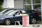 Amsterdam / Loosdrecht 12 mei 2018
Jeroen Pauw en zijn vriendin Zoe doen boodschappen in Amsterdam waarna ze naar hun boot in Loosdrecht rijden.