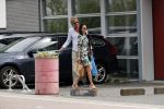 Amsterdam / Loosdrecht 12 mei 2018
Jeroen Pauw en zijn vriendin Zoe doen boodschappen in Amsterdam waarna ze naar hun boot in Loosdrecht rijden.