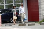 Amsterdam / Loosdrecht 12 mei 2018
Jeroen Pauw en zijn vriendin Zoe doen boodschappen in Amsterdam waarna ze naar hun boot in Loosdrecht rijden.