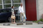 Amsterdam / Loosdrecht 12 mei 2018
Jeroen Pauw en zijn vriendin Zoe doen boodschappen in Amsterdam waarna ze naar hun boot in Loosdrecht rijden.