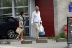 Amsterdam / Loosdrecht 12 mei 2018
Jeroen Pauw en zijn vriendin Zoe doen boodschappen in Amsterdam waarna ze naar hun boot in Loosdrecht rijden.
