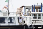 Amsterdam / Loosdrecht 12 mei 2018
Jeroen Pauw en zijn vriendin Zoe doen boodschappen in Amsterdam waarna ze naar hun boot in Loosdrecht rijden.