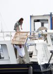 Amsterdam / Loosdrecht 12 mei 2018
Jeroen Pauw en zijn vriendin Zoe doen boodschappen in Amsterdam waarna ze naar hun boot in Loosdrecht rijden.
