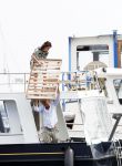 Amsterdam / Loosdrecht 12 mei 2018
Jeroen Pauw en zijn vriendin Zoe doen boodschappen in Amsterdam waarna ze naar hun boot in Loosdrecht rijden.