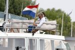 Amsterdam / Loosdrecht 12 mei 2018
Jeroen Pauw en zijn vriendin Zoe doen boodschappen in Amsterdam waarna ze naar hun boot in Loosdrecht rijden.