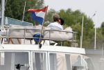 Amsterdam / Loosdrecht 12 mei 2018
Jeroen Pauw en zijn vriendin Zoe doen boodschappen in Amsterdam waarna ze naar hun boot in Loosdrecht rijden.