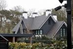 Blaricum 14 april 2018
Huis Johnny de Mol en zijn vrouw Anouk v Schie.