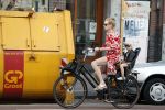 Amsterdam 7 mei 2018
Jolanda v d Berg met dochter op de fiets