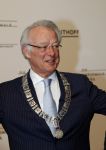 Amsterdam 18 april 2018
 Koning Willem-Alexander en koningin Maxima wonen de premiere bij van Gurre-Lieder in de Nationale Opera & Ballet in de stopera. Burgemeester Jozias v Aartsen met vrouw