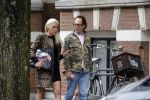 Amsterdam 23 april 2018
Judith Osborn met (een) vriend op straat en op terras bij George in Amsterdam zuid.