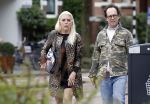 Amsterdam 23 april 2018
Judith Osborn met (een) vriend op straat en op terras bij George in Amsterdam zuid.