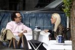 Amsterdam 23 april 2018
Judith Osborn met (een) vriend op straat en op terras bij George in Amsterdam zuid.