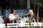Amsterdam 23 april 2018
Judith Osborn met (een) vriend op straat en op terras bij George in Amsterdam zuid.