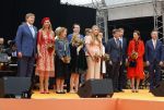 Groningen 27 april 2018
Koningsdag in Groningen met Koning Willem Alexander Koningin Maxima prinses Amalia Arian Alexia . Verder ook aanwezig Prins Maurits Prinses Marilene Prins Bernhard Prinses Annette Prins Floris Prinses Aimee en prins Pieter Christiaan.