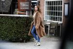 Blaricum 14 april 2018
Leontine Borsato wandelend in het centrum van Blaricum.