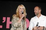 Amsterdam 25 september 2018
Presentatie lâ€™Homo van het blad Linda in Hotel Arena. Linda de Mol reikt het eerste exemplaar uit aan Erwin Olaf Hans v Manen en Hans Klok . Linda de Mol en hoofdredacteur Iebele van der Meulen