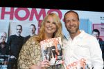 Amsterdam 25 september 2018
Presentatie lâ€™Homo van het blad Linda in Hotel Arena. Linda de Mol reikt het eerste exemplaar uit aan Erwin Olaf Hans v Manen en Hans Klok . Linda de Mol en hoofdredacteur Iebele van der Meulen