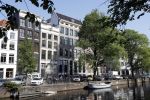 Amsterdam 9 mei 2018
Marcel Boekhoorn heeft een fantastisch pand/huis/appartement op de gracht gekocht.