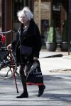 Amsterdam 16 april 2018
Marjan Berk met wandelstok op de beethovenstraat.
