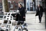 Amsterdam 7 april 2018
Schrijver Remco Campert met wandelstok in Amsterdam zuid.