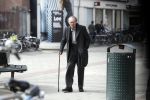 Amsterdam 7 april 2018
Schrijver Remco Campert met wandelstok in Amsterdam zuid.