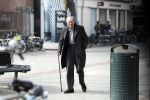 Amsterdam 7 april 2018
Schrijver Remco Campert met wandelstok in Amsterdam zuid.