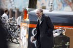 Amsterdam 7 april 2018
Schrijver Remco Campert met wandelstok in Amsterdam zuid.