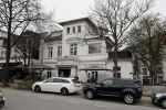 Hamburg 13 april 2018
Sylvie Meis viert haar 40e verjaardag oa met haar vader en moeder en haar broer Daniel. Ze gingen smiddags lunchen in Restaurant Hennyâ€™s en s avonds was het feest in hotel Radisson Blue in Hamburg.