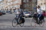 Amsterdam 7 april 2018
Richy Brown met vriendin en kinderen op de fiets.