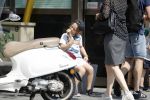 Amsterdam 22 april 2018
Robert ten Brink zijn vrouw Roos en hun kleinzoon eten ijsje