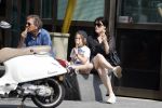 Amsterdam 22 april 2018
Robert ten Brink zijn vrouw Roos en hun kleinzoon eten ijsje