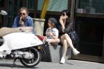 Amsterdam 22 april 2018
Robert ten Brink zijn vrouw Roos en hun kleinzoon eten ijsje