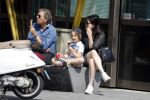 Amsterdam 22 april 2018
Robert ten Brink zijn vrouw Roos en hun kleinzoon eten ijsje