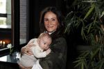 Amsterdam 16 april 2018
Boekpresentatie Fajah Lourens in het conservatorium Hotel. Saar Koningsberger met baby