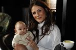 Amsterdam 16 april 2018
Boekpresentatie Fajah Lourens in het conservatorium Hotel. Saar Koningsberger met baby