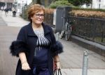 Hamburg 13 april 2018
Sylvie Meis viert haar 40e verjaardag oa met haar vader en moeder en haar broer Daniel. Ze gingen smiddags lunchen in Restaurant Daniel en s avonds was het feest in hotel Radisson Blue in Hamburg. Medium Sarina Bruens