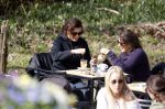 Amsterdam 7 april 2018
Susan Visser met vriendin en hondje in het Vondelpark