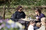 Amsterdam 7 april 2018
Susan Visser met vriendin en hondje in het Vondelpark