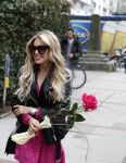Hamburg 13 april 2018
Sylvie Meis viert haar 40e verjaardag oa met haar vader en moeder en haar broer Daniel. Ze gingen smiddags lunchen in Restaurant Daniel en s avonds was het feest in hotel Radisson Blue in Hamburg.