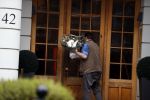 Hamburg 13 april 2018
Sylvie Meis viert haar 40e verjaardag oa met haar vader en moeder en haar broer Daniel. Ze gingen smiddags lunchen in Restaurant Daniel en s avonds was het feest in hotel Radisson Blue in Hamburg Bloemen.