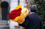 Hamburg 13 april 2018
Sylvie Meis viert haar 40e verjaardag oa met haar vader en moeder en haar broer Daniel. Ze gingen smiddags lunchen in Restaurant Daniel en s avonds was het feest in hotel Radisson Blue in Hamburg Bloemen.
