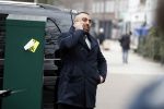Hamburg 13 april 2018
Sylvie Meis viert haar 40e verjaardag oa met haar vader en moeder en haar broer Daniel. Ze gingen smiddags lunchen in Restaurant Daniel en s avonds was het feest in hotel Radisson Blue in Hamburg. taxi chauffeur Sylvie