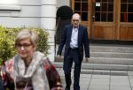 Hamburg 13 april 2018
Sylvie Meis viert haar 40e verjaardag oa met haar vader en moeder en haar broer Daniel. Ze gingen smiddags lunchen in Restaurant Daniel en s avonds was het feest in hotel Radisson Blue in Hamburg.