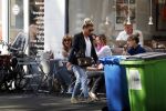 Amsterdam 8 mei 2018 
Tatjana Simic met haar moeder en een vriendin op terras.