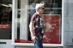 Amsterdam 21 april 2018
Tom Egbers met apart tshirt op straat
