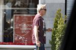 Amsterdam 21 april 2018
Tom Egbers met apart tshirt op straat