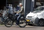 Amsterdam 10 april 2018
Victor Reinier op zijn fiets op de cornelis schuytstraat.