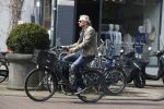 Amsterdam 10 april 2018
Victor Reinier op zijn fiets op de cornelis schuytstraat.