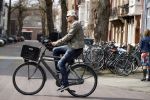 Amsterdam 10 april 2018
Victor Reinier op zijn fiets op de cornelis schuytstraat.