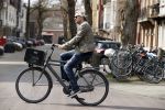 Amsterdam 10 april 2018
Victor Reinier op zijn fiets op de cornelis schuytstraat.